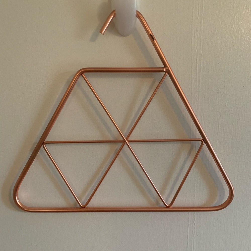 Scarf and belt hanger